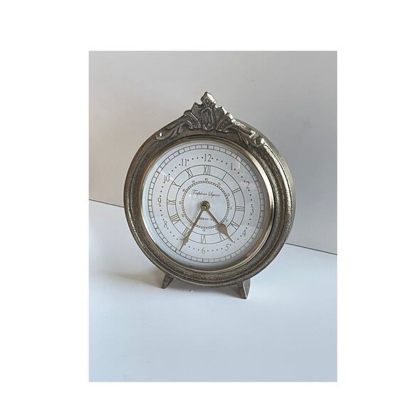 Painted metal clock in a muted gold tone Vintage Style - Picture 1 of 6